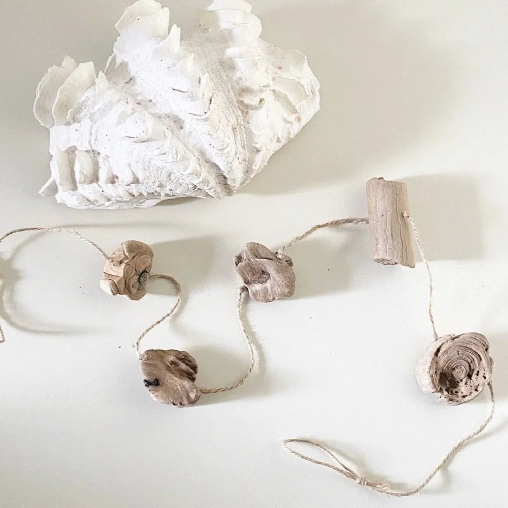 Thirdlee & Co Driftwood Garland - Picture 4 of 8